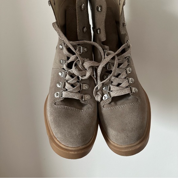 NIB Dolce Vita women’s Rubi Suede Lug sole lace up combat boots size 8.5 - Picture 5 of 8